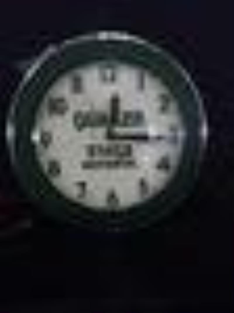 Awesome 1949 Quaker State motor oil neon clock