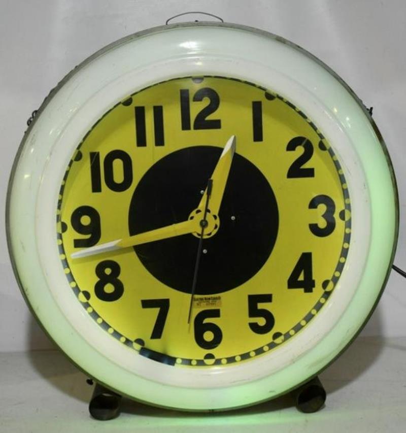 Vintage Cleveland Neon Bullseye Center Adv Clock