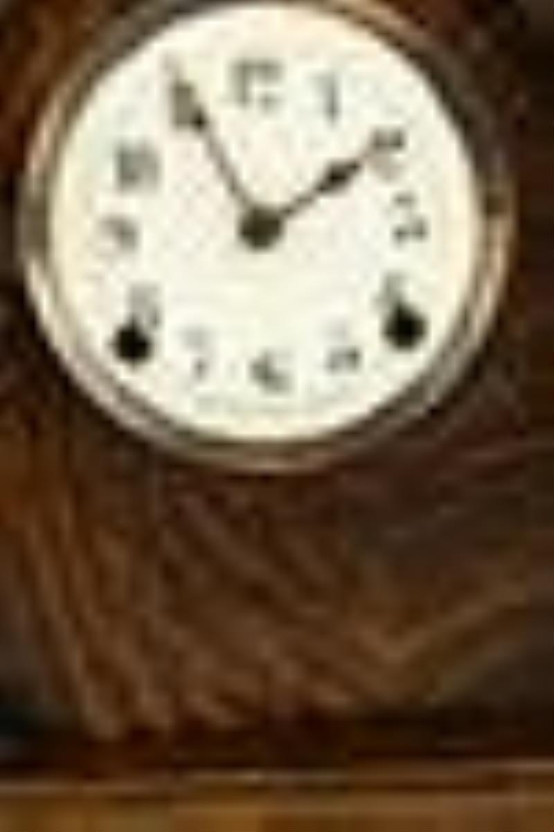 Pequegnat Victoria Shelf Clock