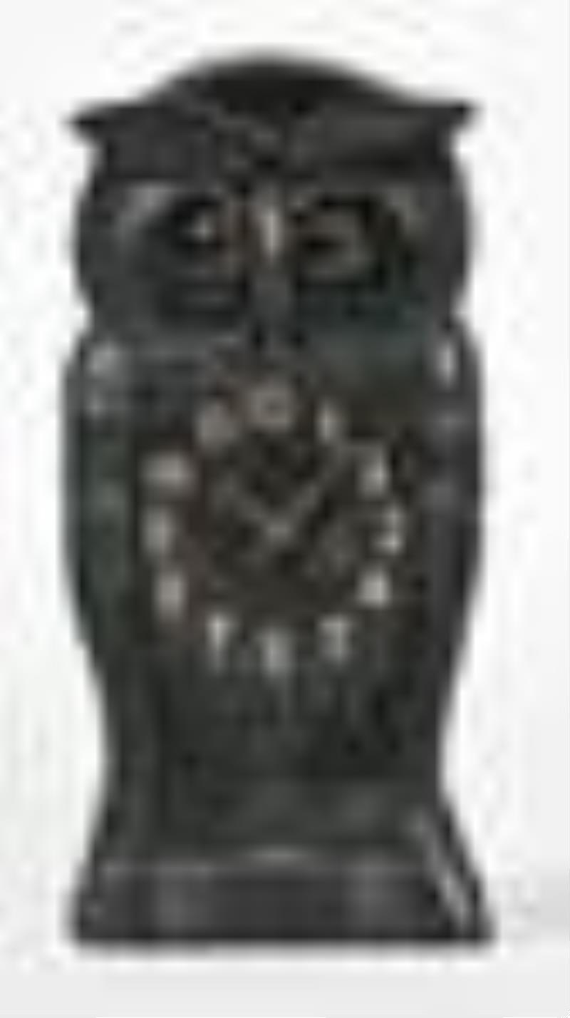 Blinking eye novelty clock