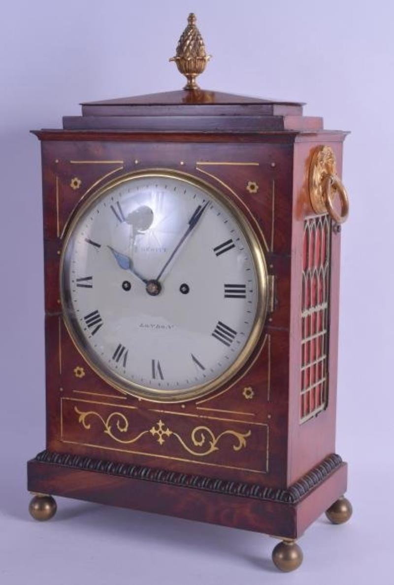 AN EARLY 19TH CENTURY ENGLISH MAHOGANY BRACKET CLOCK by