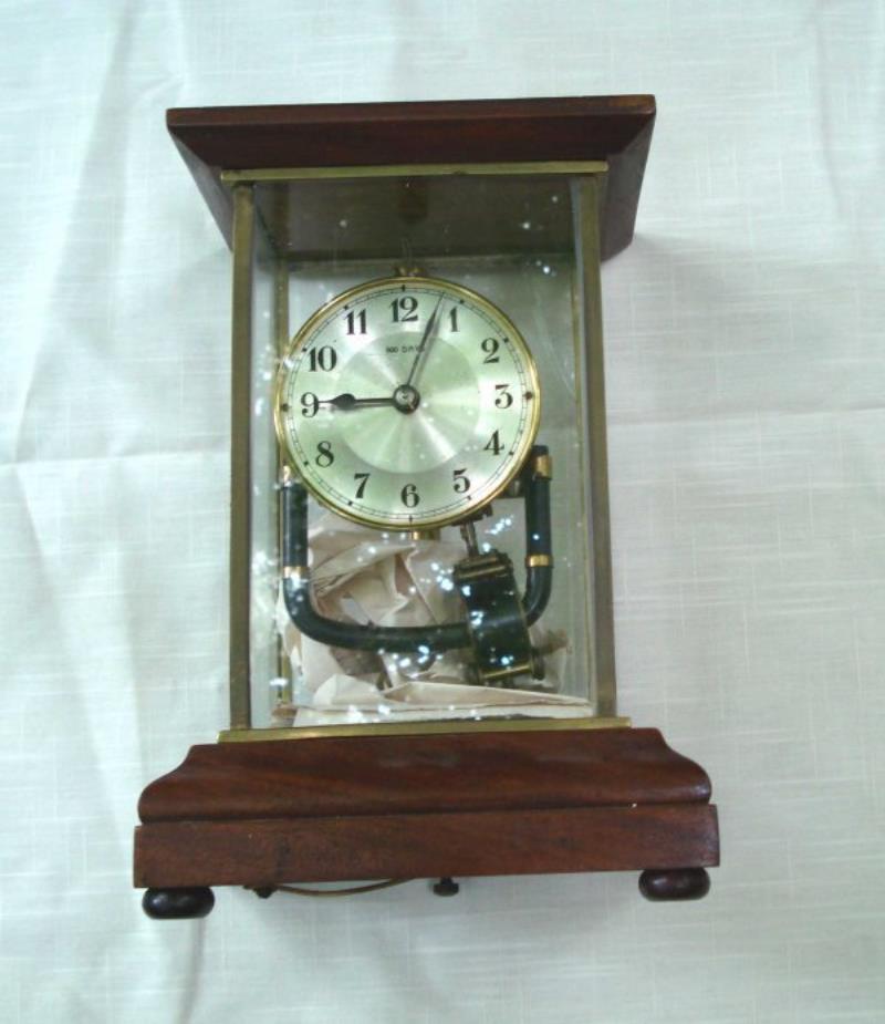 Early battery driven mantel clock