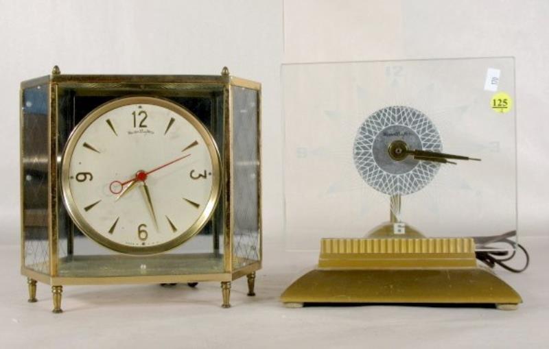 2 Mastercrafters Electric Table Clocks