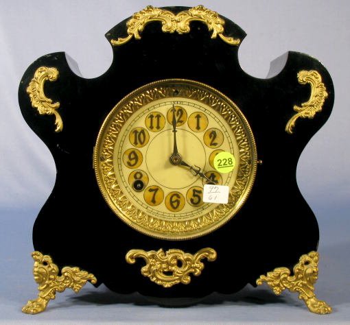 New Haven Milan/Aragon Enameled Iron Mantel Clock