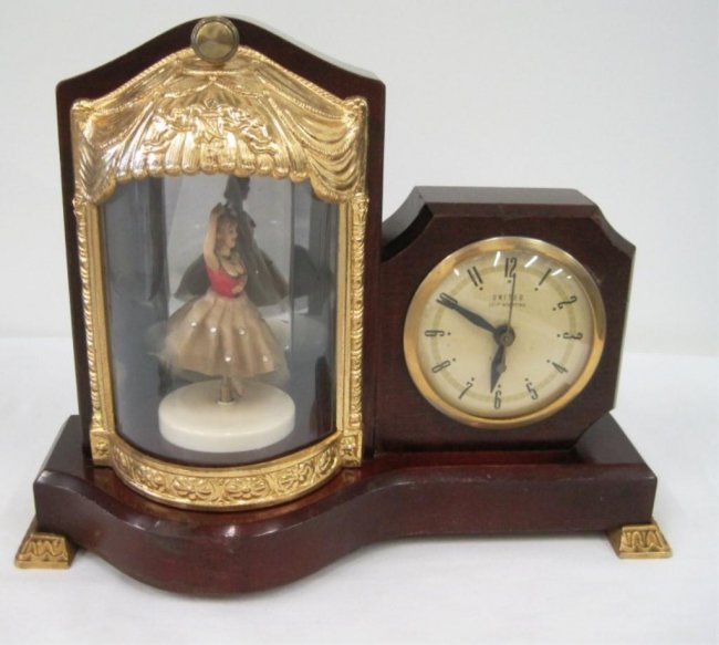 UNITED BALLERINA MUSCIAL MOTION CLOCK