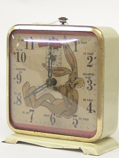 BUGS BUNNY ANIMATED ALARM CLOCK BY INGRAHAM