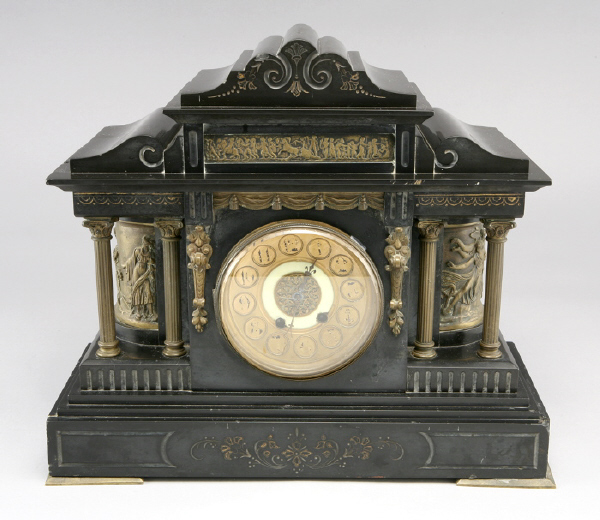 Seth Thomas and Sons black marble mantle clock